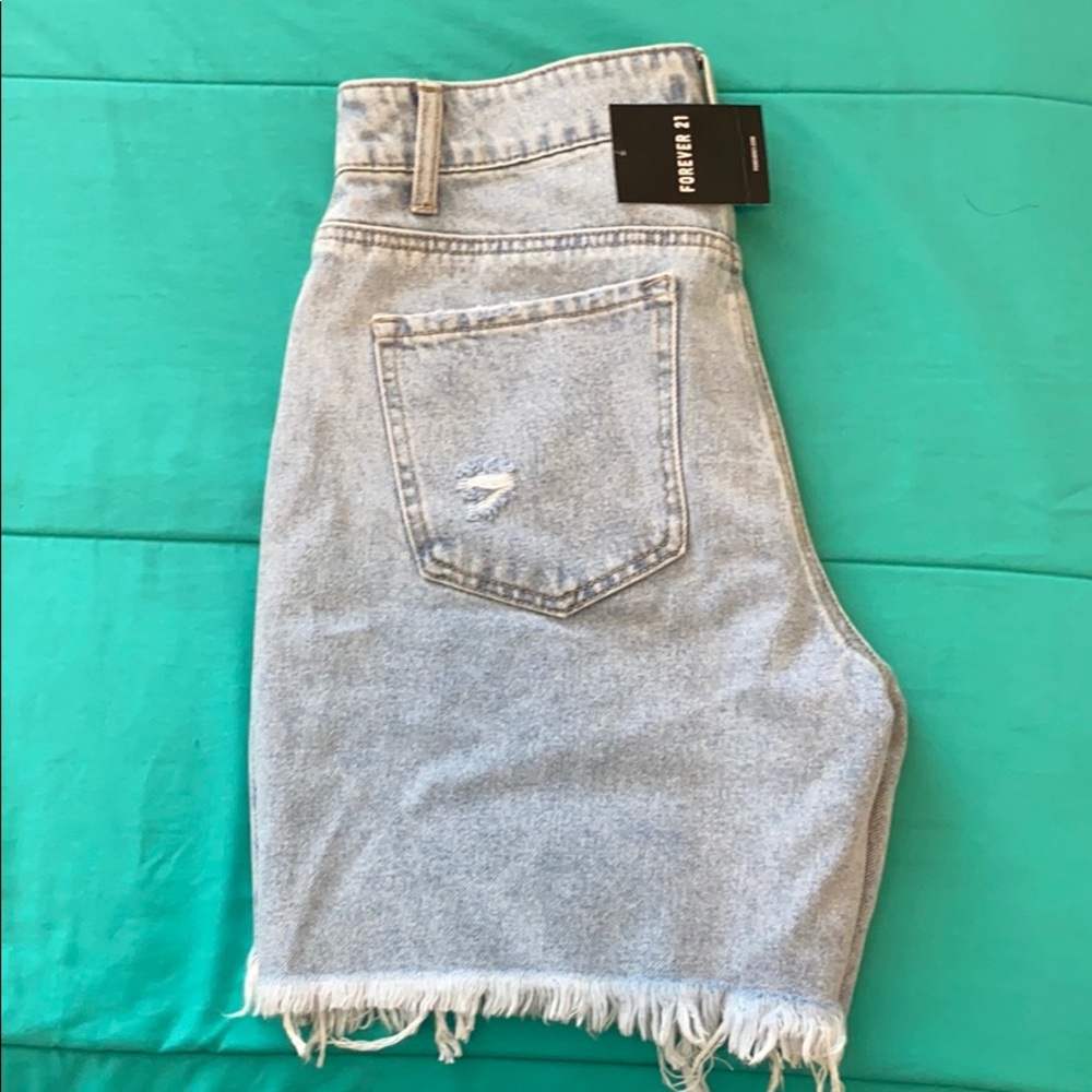 Denim short - Picture 2 of 3